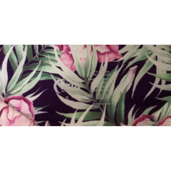 Zyia Active Floral Zipper Pocket  light n tight size 6-8 EUC - Picture 5 of 5